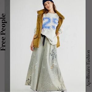 FREE PEOPLE FOOTBALL THEME CREW NECK SWEATSHIRT IVORY BLUE SIZE SMALL